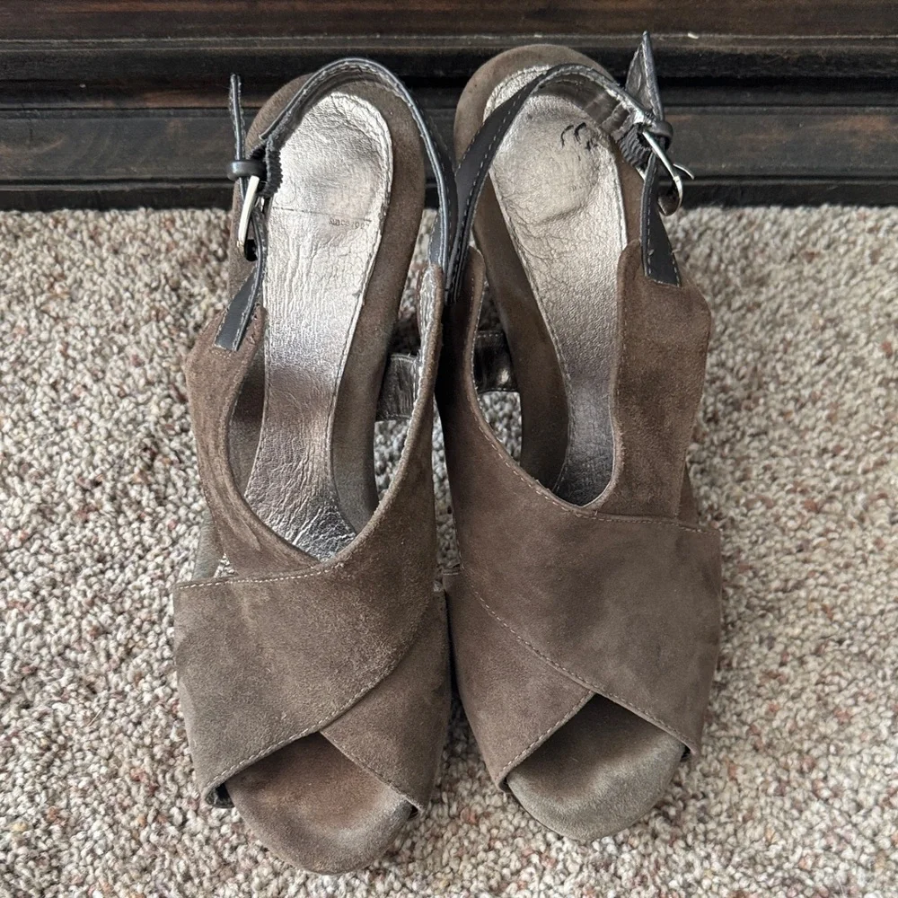Sofft Brown Suede Women's Heels - Picture 6 of 15